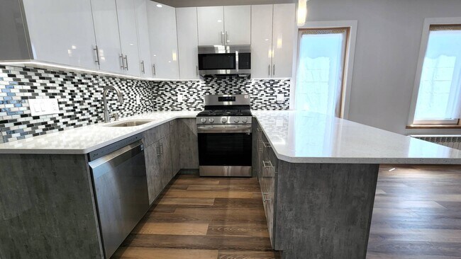 Foto del edificio - 70-33 67th St