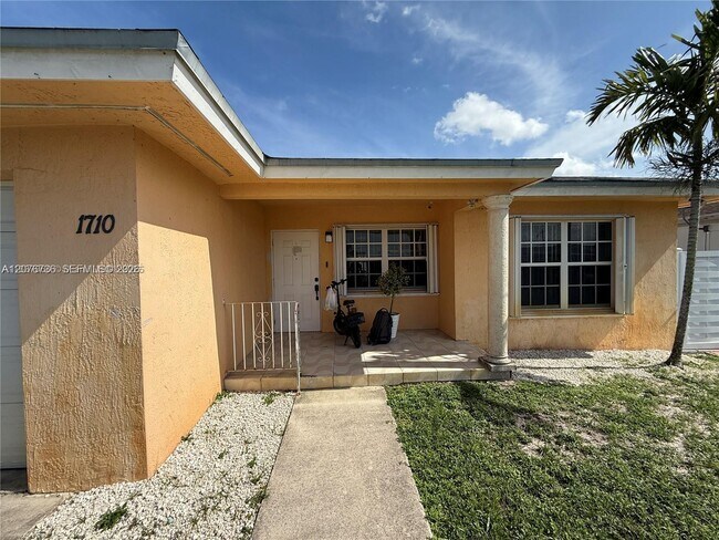 Foto del edificio - 1710 NW 154th St
