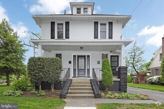 Building Photo - 202 S Lincoln Ave