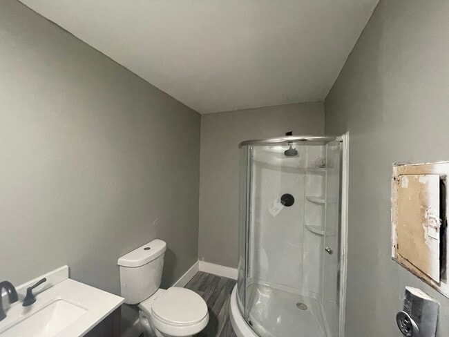 Building Photo - COMING SOON! 3 Bedroom House and 2 bath in...