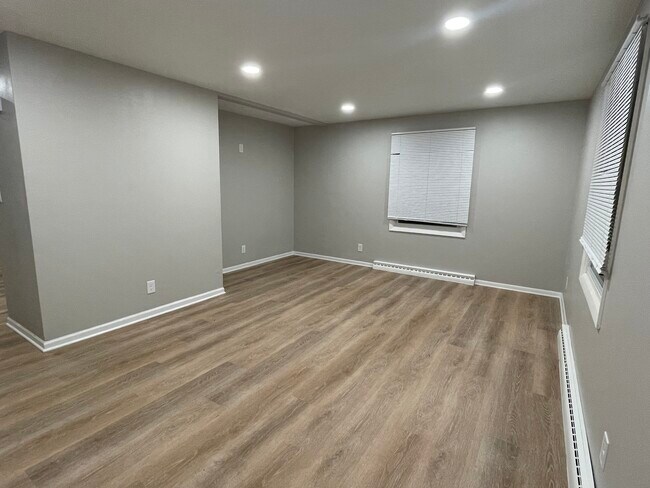 Dormitorio 1 - 2719 N Owaissa St