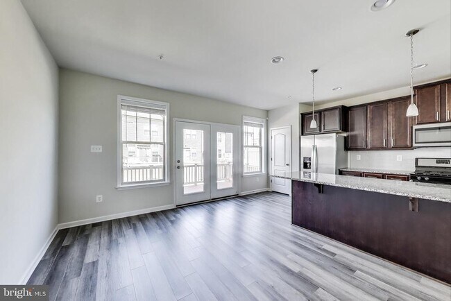 Building Photo - 1821 Jameson Dr