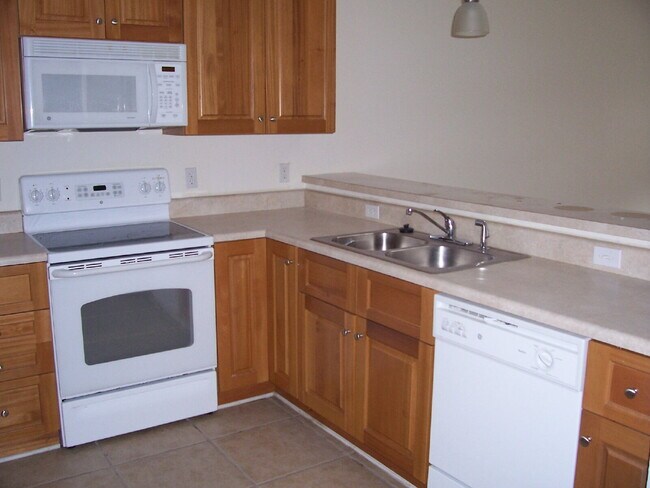 Foto del edificio - SPACIOUS 3BR/3BA TOWNHOME WITH ALL THE EXTRAS