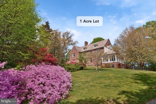 Foto del edificio - 5553 Little Falls Rd