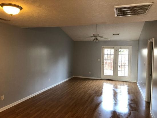 Building Photo - 113 Violet Ct, Greenwood, SC 29649