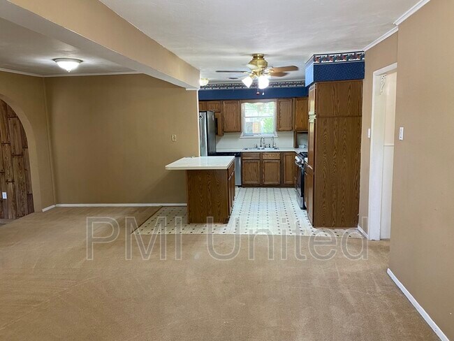 Foto del edificio - 3110 Heather Ln