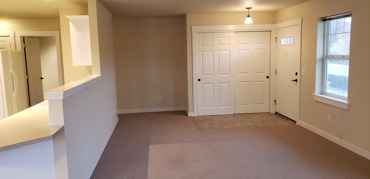 306 S Main St Unit A1, Coupeville, WA 98239 Condo for Rent in