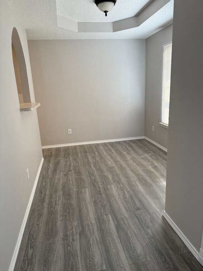 Foto del edificio - 3 Bedroom 1 Bath Home Available