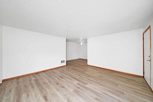 Foto del edificio - 3 bedroom downtown Hillsboro!! Call today-...
