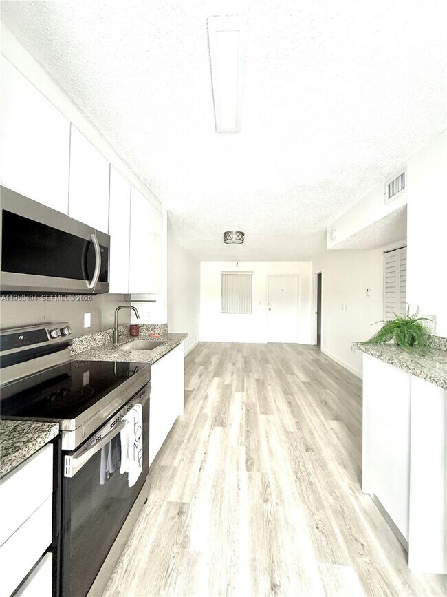 Building Photo - 2575 SW 27th Ave