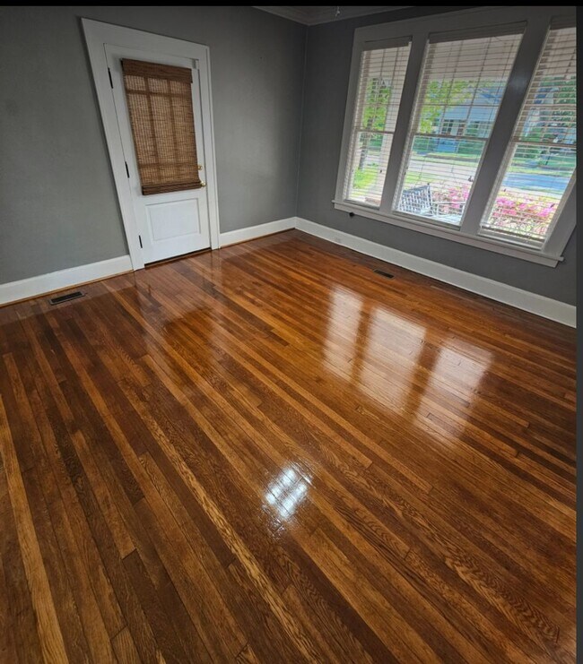 Foto del edificio - 905 Anderson St NW