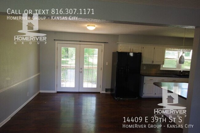 Building Photo - Charming Ranch in Independence!