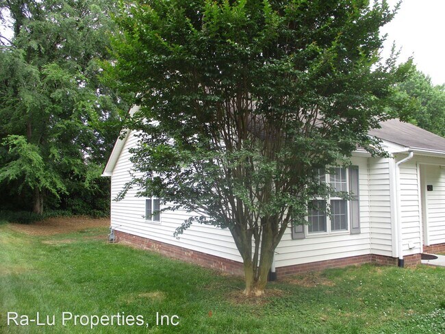 Building Photo - 3 br, 2 bath House - 428 Shady Brook Rd.