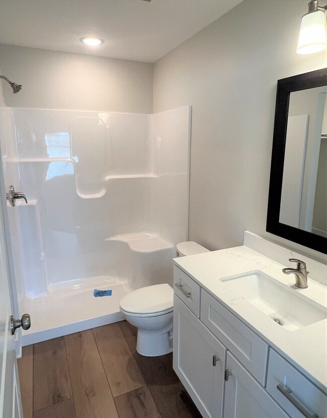 Building Photo - Three Bedroom Townhome