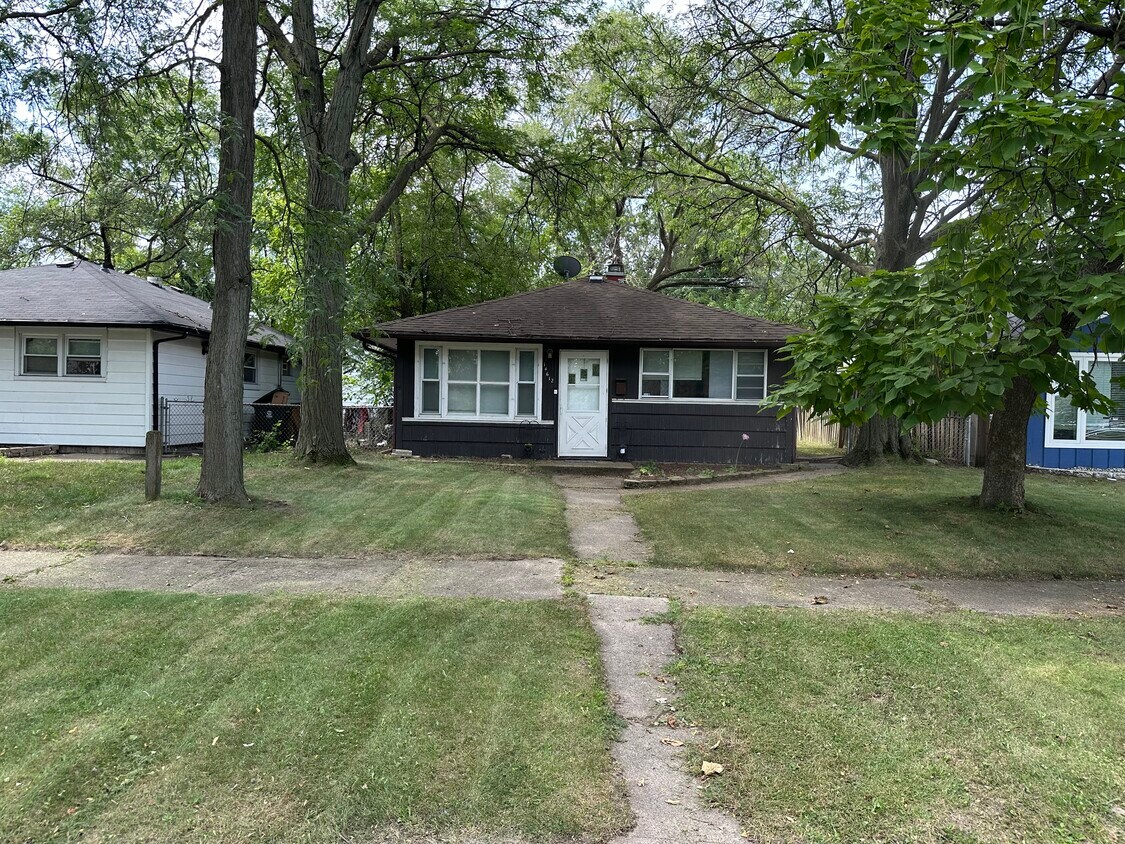 Building Photo - 14612 Shepard Dr