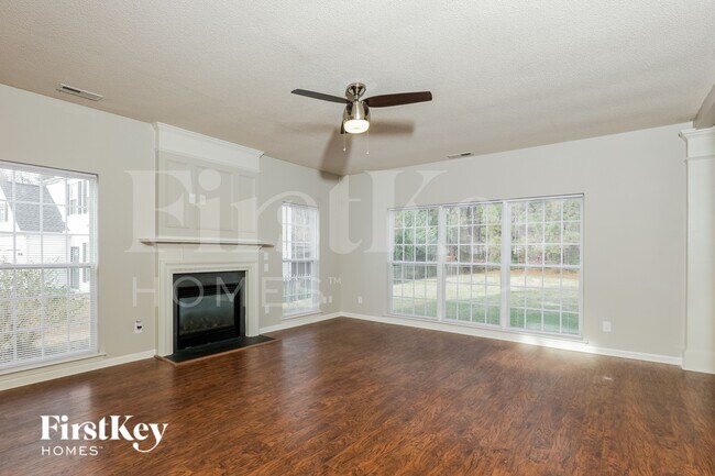 Foto del edificio - 4817 Loganshire Ln