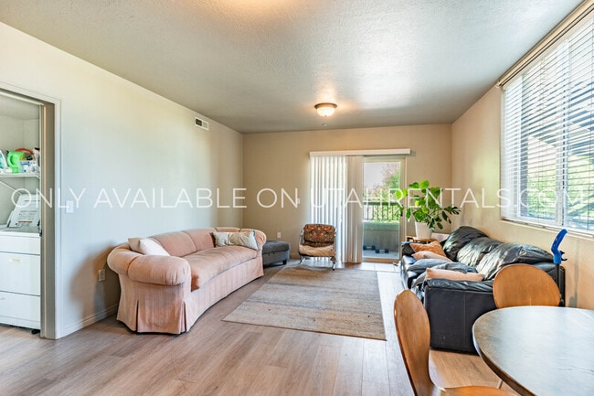 Foto del edificio - 859 E 620 N St