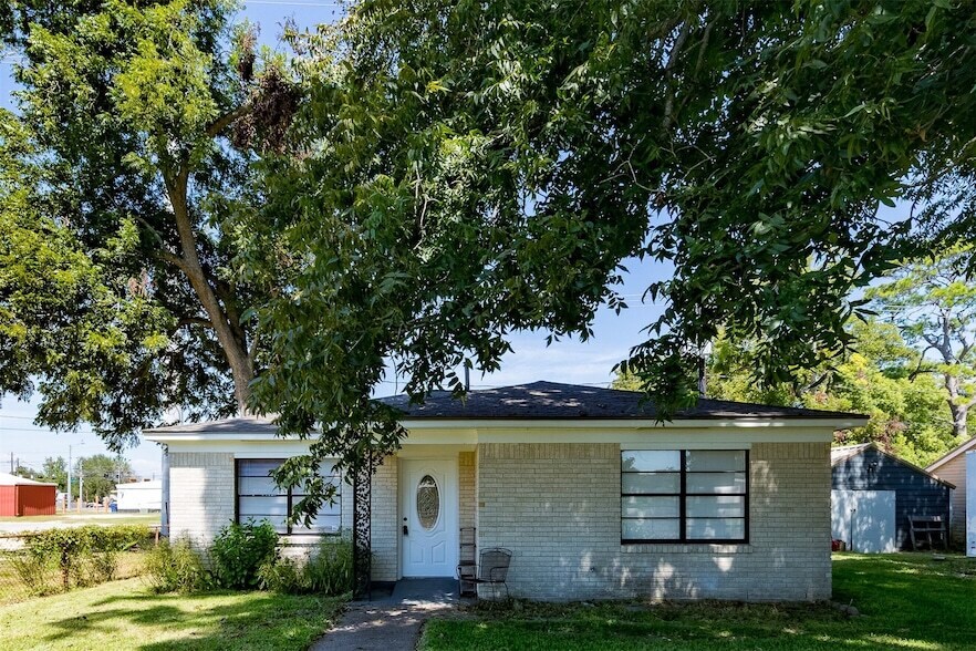 Photo - 7917 N Martin Luther King Avenue Unit