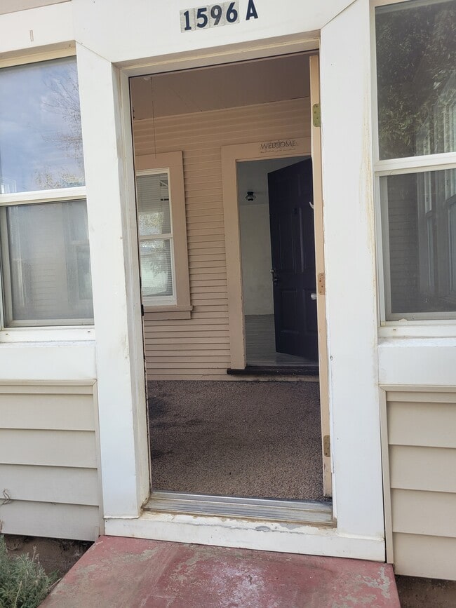 Building Photo - 1596 Adams Rd