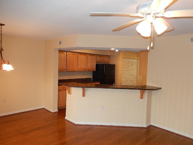 Building Photo - 2404 Condor Ct