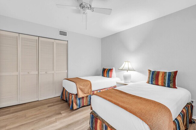 Building Photo - 600 Neapolitan Way