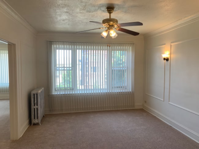 Foto del edificio - 8220 S Langley Ave