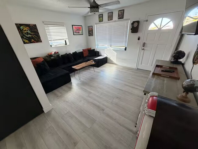 Foto del edificio - 5758 20th Ave N