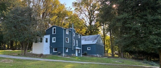 Foto del edificio - Remodeled Country House