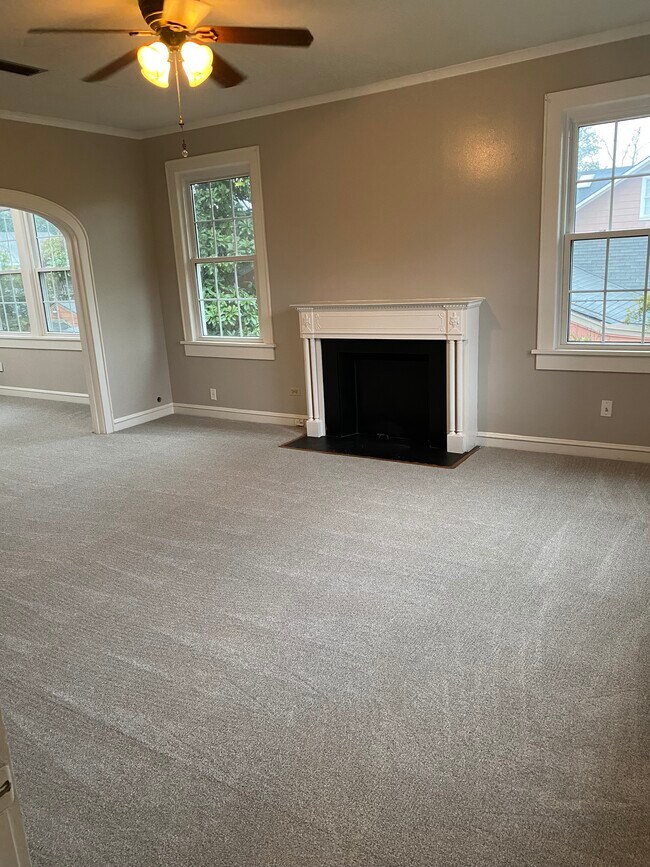 Living Room - 937 Ontario St