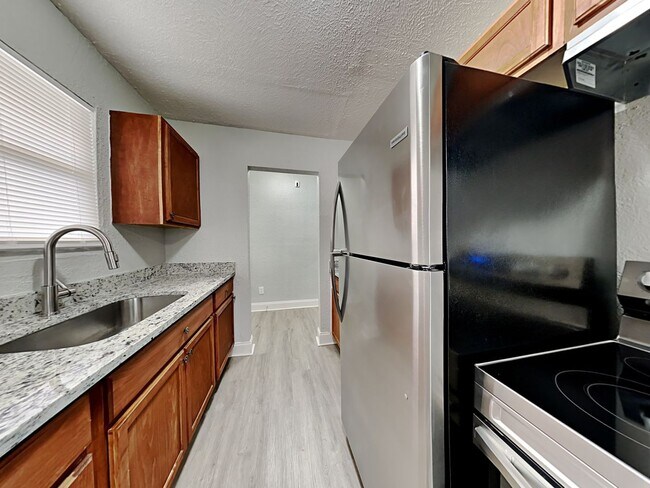 Foto del edificio - Newly Renovated 4BR / 2BA Home w/ Fenced Y...