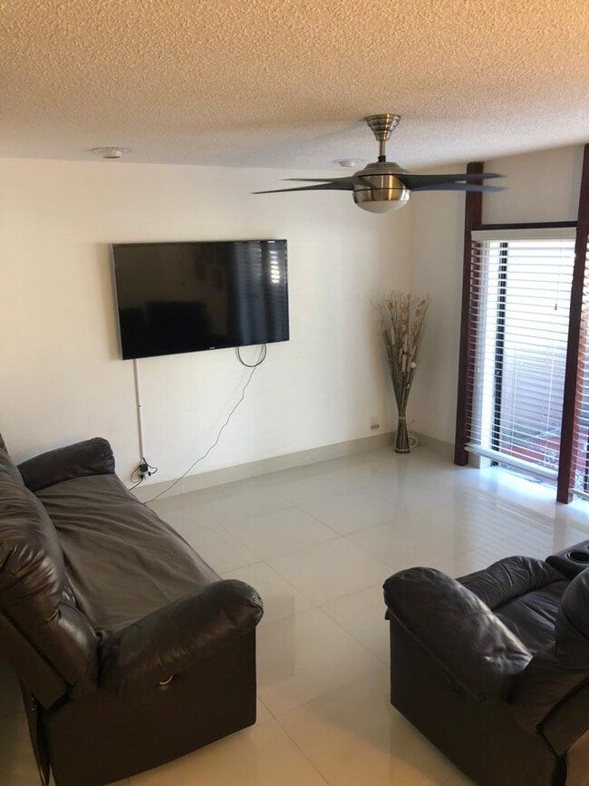 Foto del edificio - 4722 Sheridan St