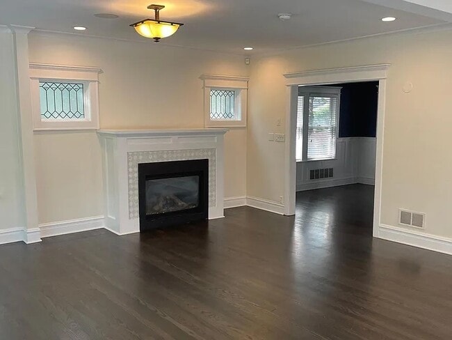 Building Photo - 534 Bonnie Brae