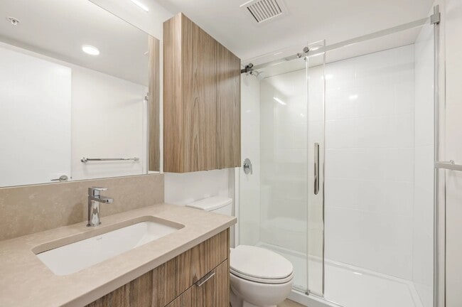 Building Photo - 825 FORT