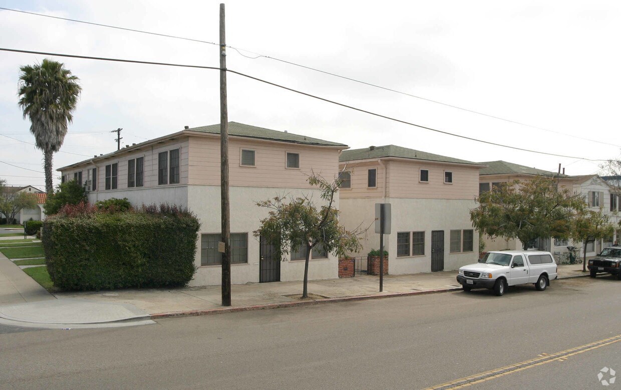 Foto principal - 3034 Canon St