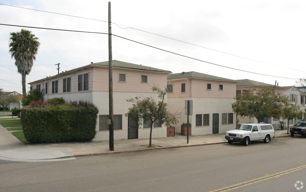 Primary Photo - 3034 Canon St