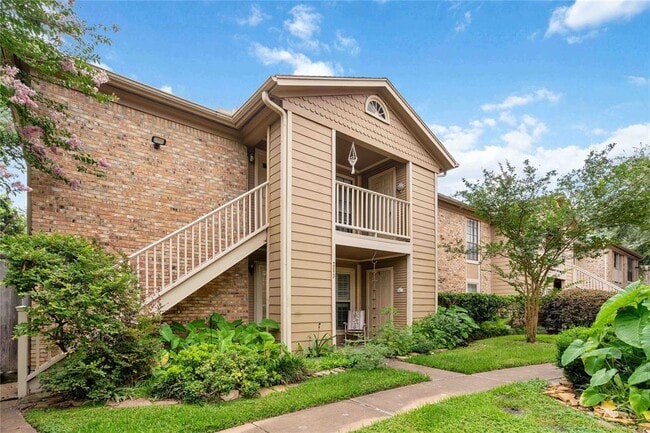 Building Photo - 1311 Antoine Dr