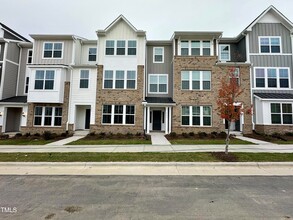 Building Photo - 209 Hickory Plns Rd