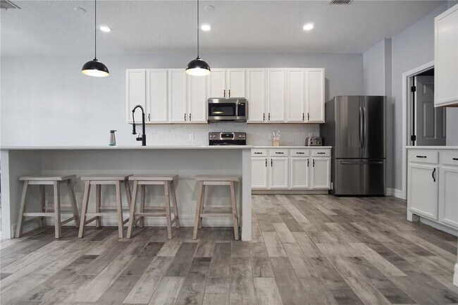 Foto del edificio - 1642 Pine Ridge Dr