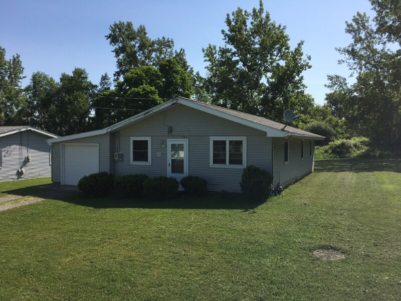 Foto principal - 272 F Berry Rd
