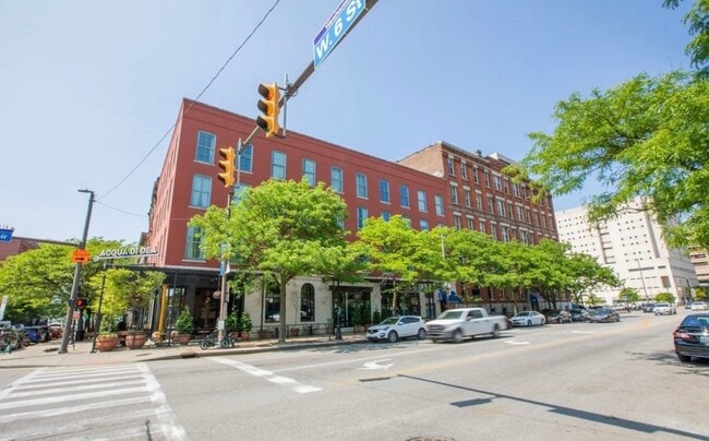 Building Photo - 408 W Saint Clair Ave