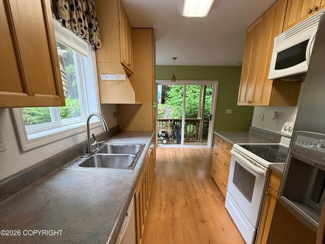 Foto del edificio - 12399 Blackberry Ln