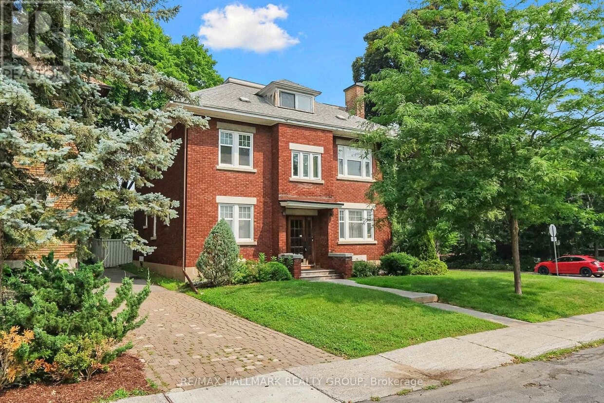 Primary Photo - 205-205 Glebe Ave