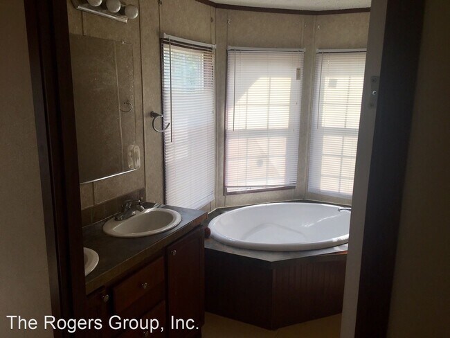 Foto del edificio - 3 br, 2 bath House - 5142 Raleigh Rd