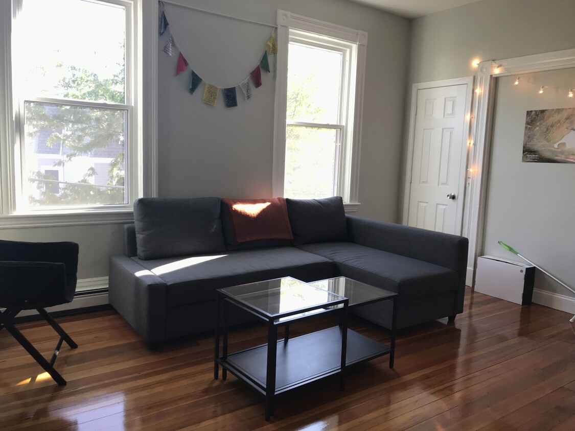 Foto principal - 140 Columbia St