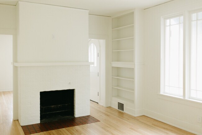 Foto del edificio - 224 E 9th St