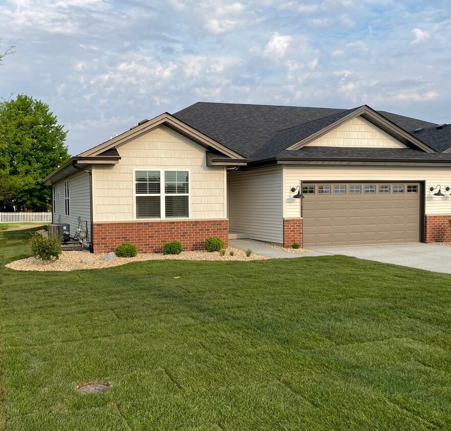 821 N Maple St Unit 821 N. Maple, Manteno, IL 60950 Condo for Rent in