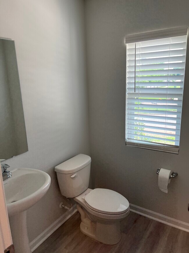 Foto del edificio - 1324 Yadkin St