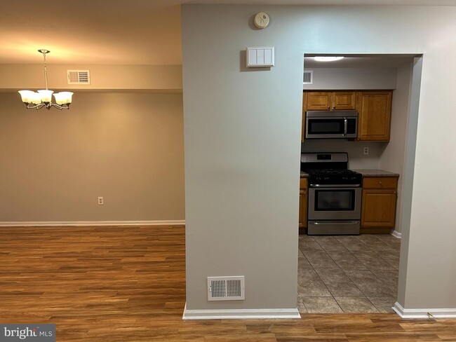 Foto del edificio - 505 Hopkins Ct