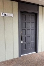 Building Photo - 500 E Riverside Dr