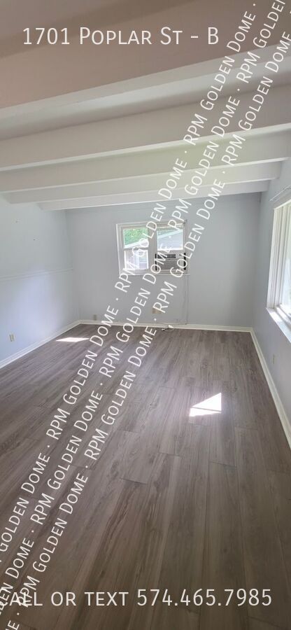 Foto del edificio - 1701 Poplar St
